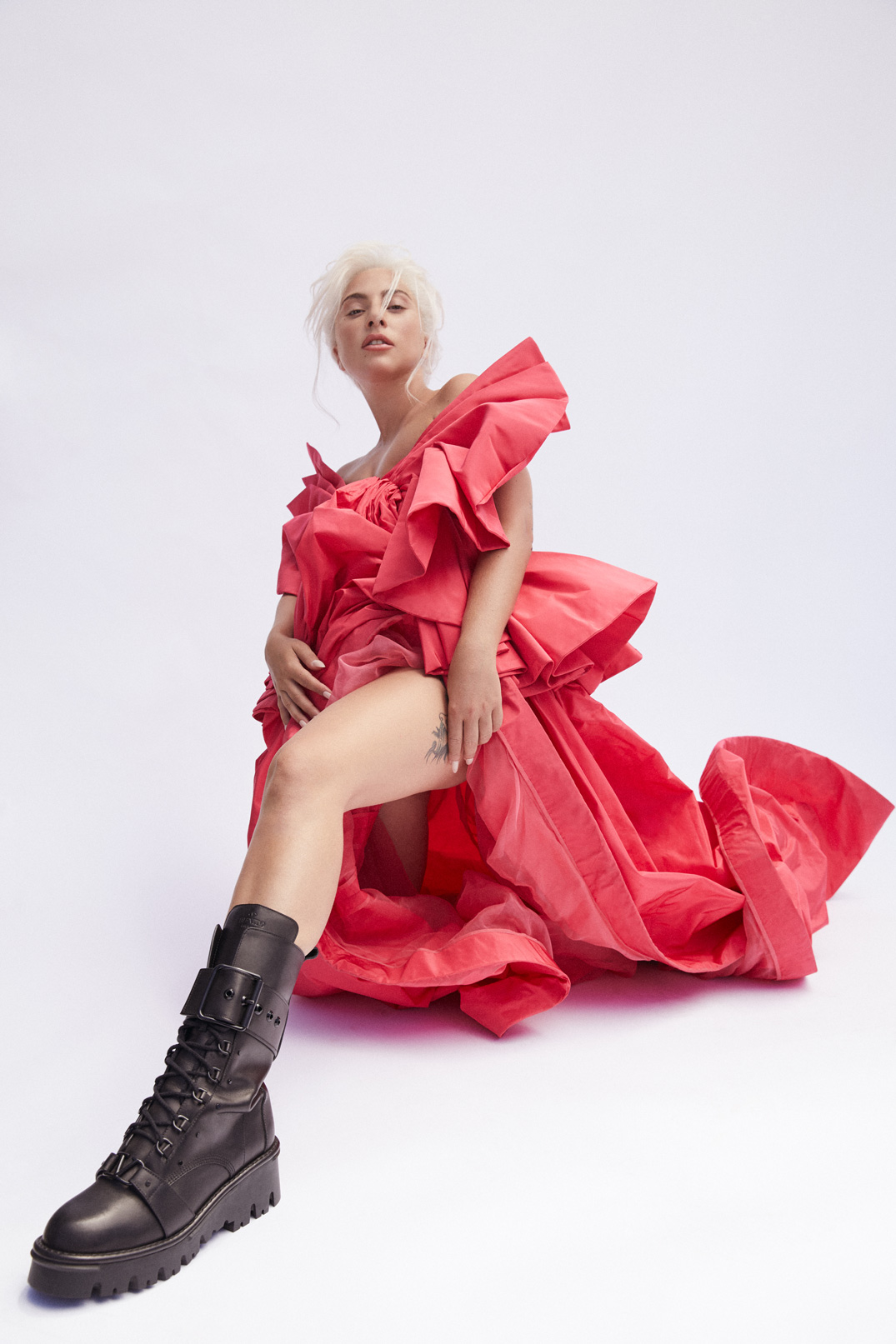 Valentino Fragrance “Voce Viva”/ Lady Gaga | Arielle Bobb-Willis | Valentino | Numerique Retouch Photo Retouching Studio